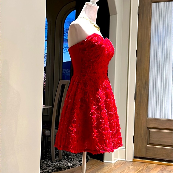BEBE, size 0 Short red dress. - Picture 2 of 14